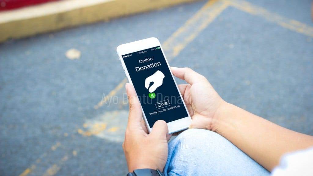 Manfaat Membantu Sesama secara Online