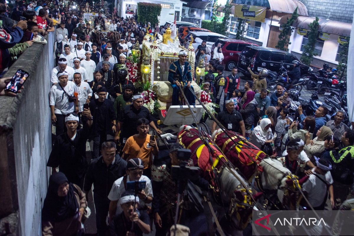 Kirab Panji Mahkota Binokasih jadi puncak perayaan Milangkala Tatar Sunda ke-1357