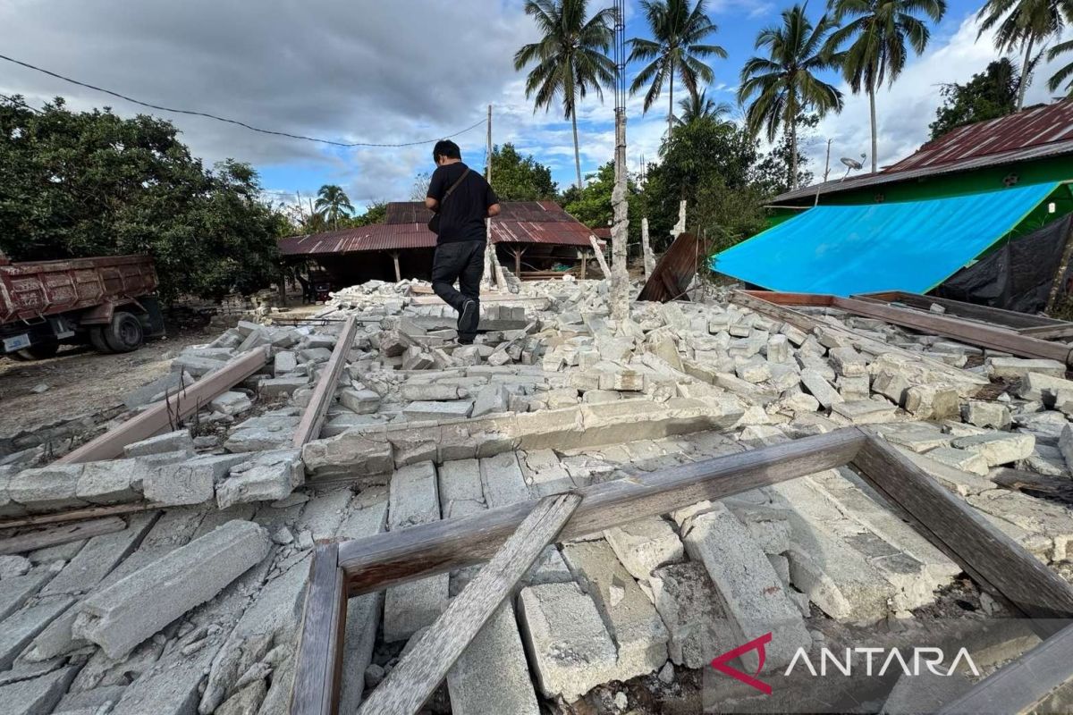 Latest Program: Bulog Sulteng bantu logistik pangan untuk warga terdampak gempa