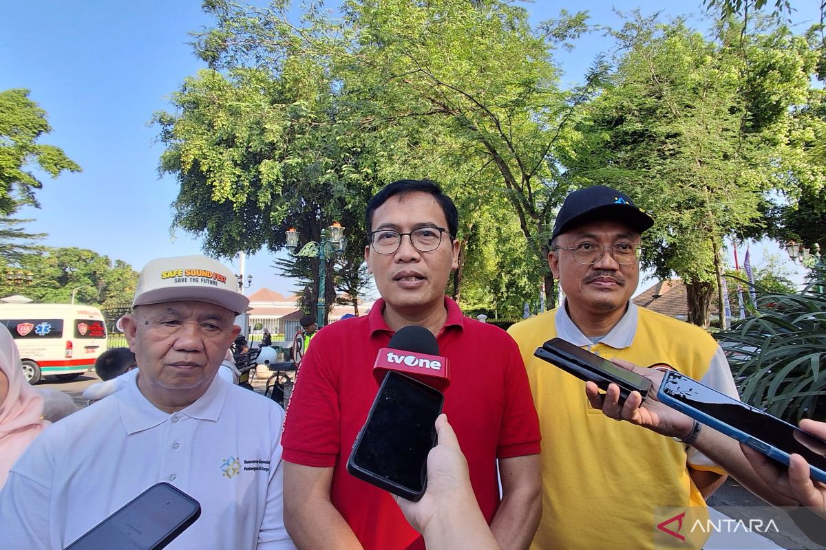 Facing Challenges: Kemendukbangga: Pentingnya peran ayah tak bisa digantikan oleh AI
