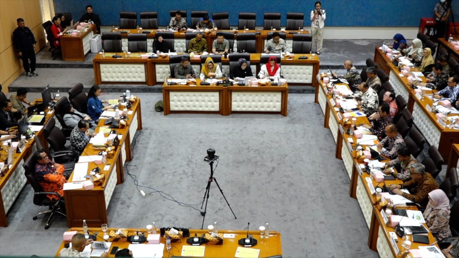 Topics Covered: DPR minta Pemerintah jaga ketahanan industri di tengah dinamika global