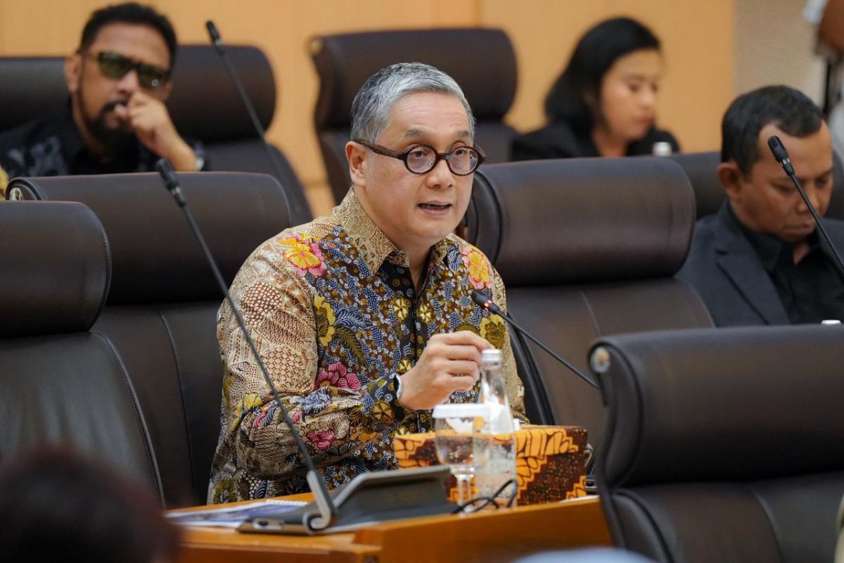 Topics Covered: Anggota DPR minta Kemenekraf tunda penyesuaian PPh baru