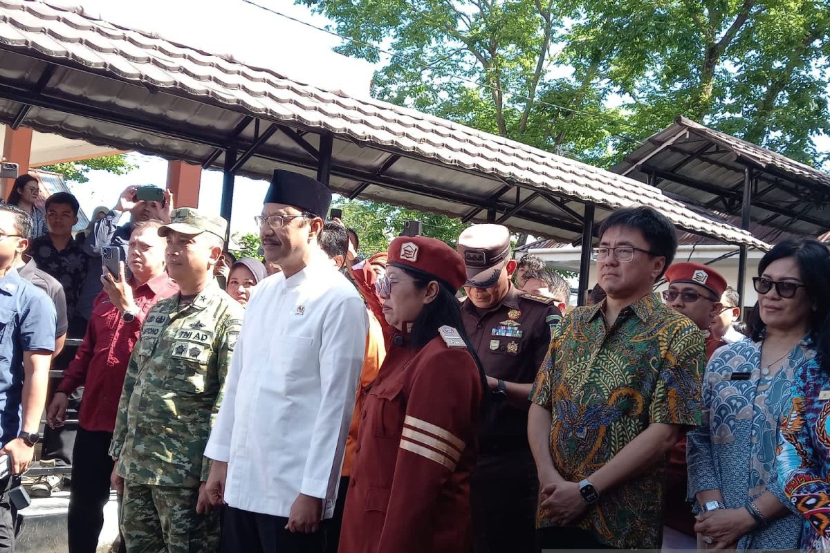 Topics Covered: Mensos: Siswa Sekolah Rakyat makin disiplin dan percaya diri