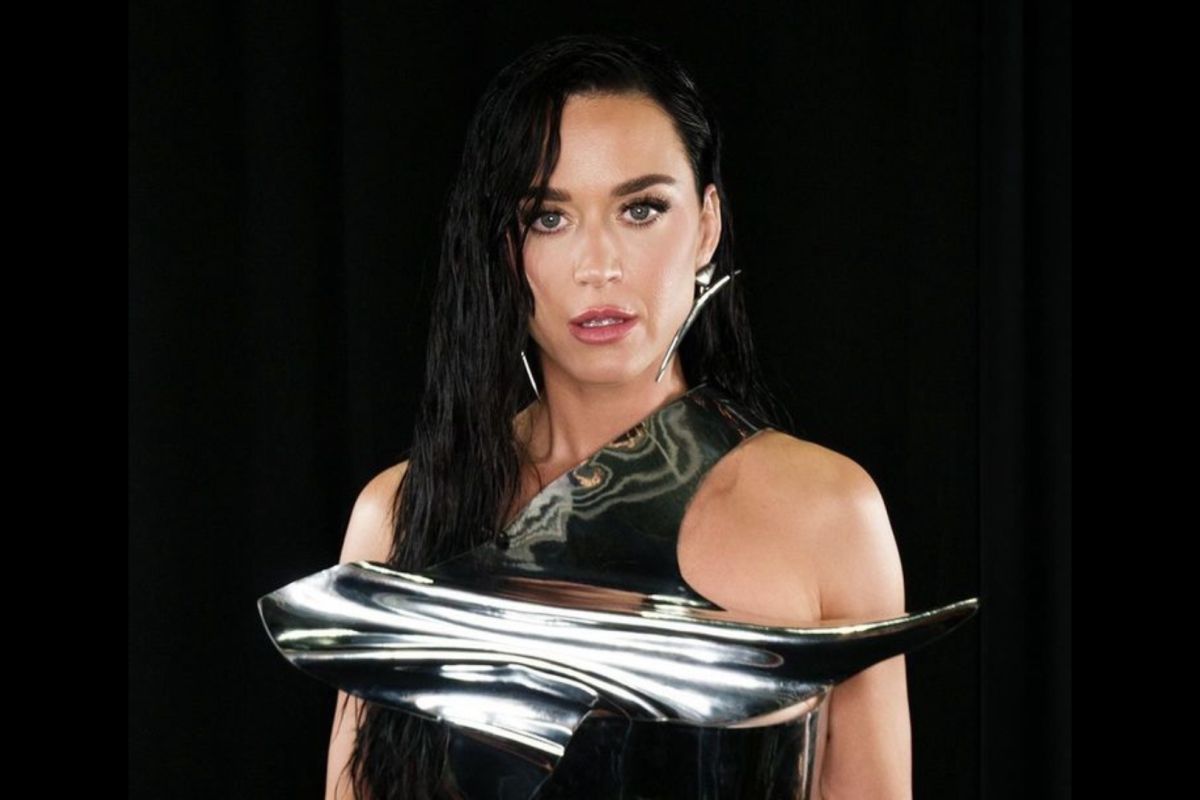 Solving Problems: Katy Perry beri bocoran penampilannya di pembukaan Piala Dunia di AS