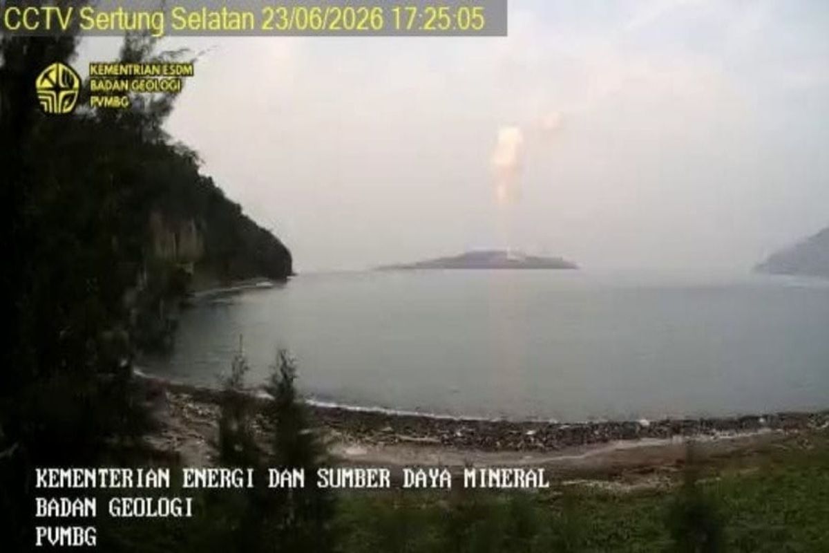 Solution For: Aktivitas Gunung Anak Krakatau meningkat, warga diminta waspada
