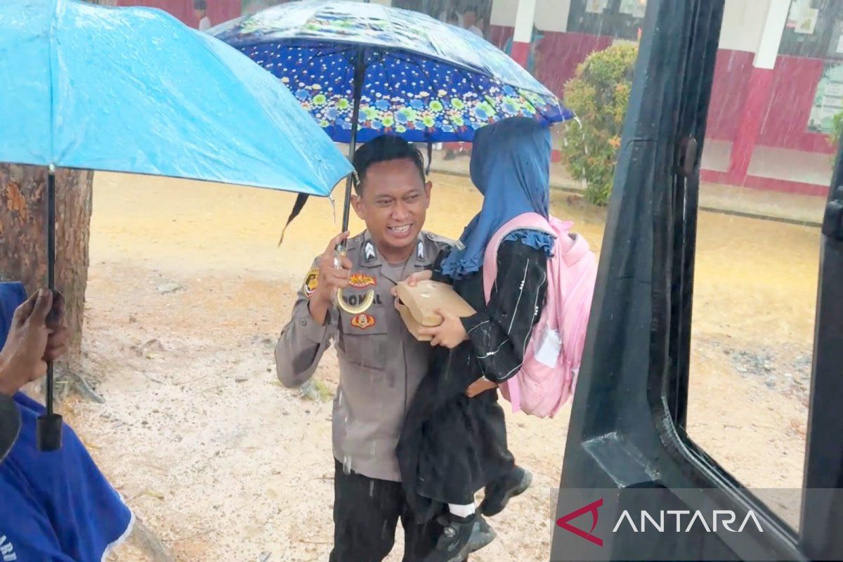 Facing Challenges: Membantu anak-anak pelosok Satui menjemput mimpi