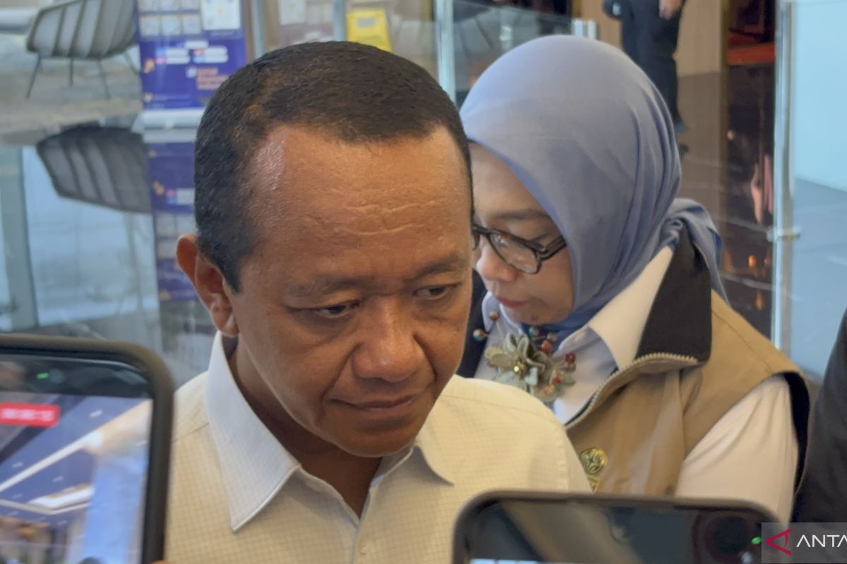 Menteri Bahlil tegaskan pasokan batu bara ke PLN aman