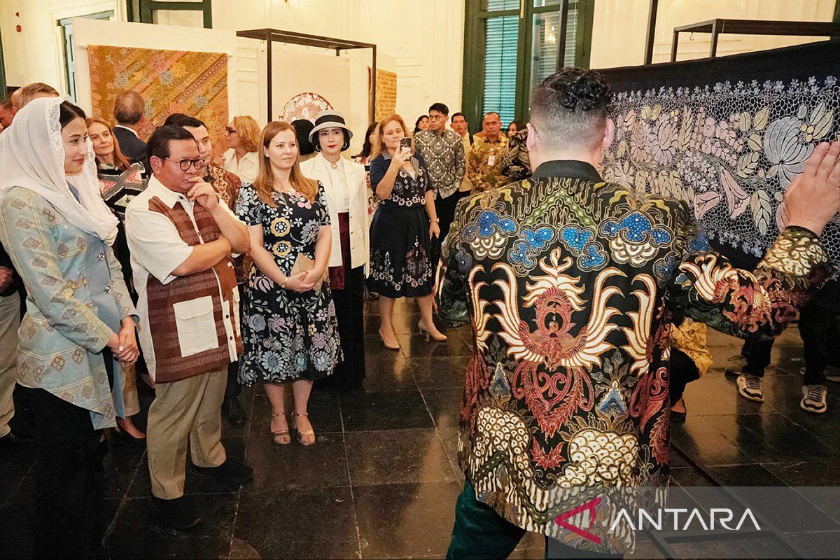 Key Strategy: Pramono apresiasi Pameran Threads of Wax bentuk kolaborasi RI-Hungaria