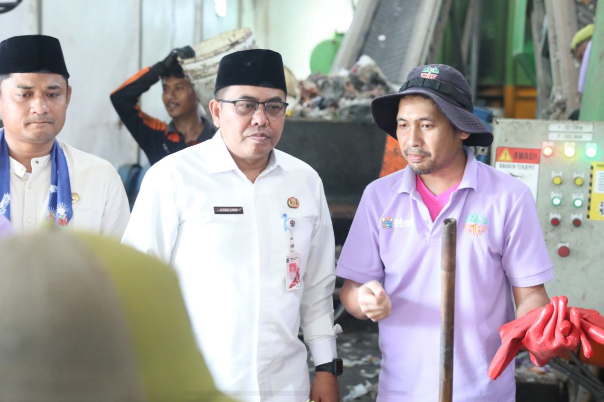 Solution For: Pemkab Kepulauan Seribu ajak warga perkuat kesadaran pilah sampah