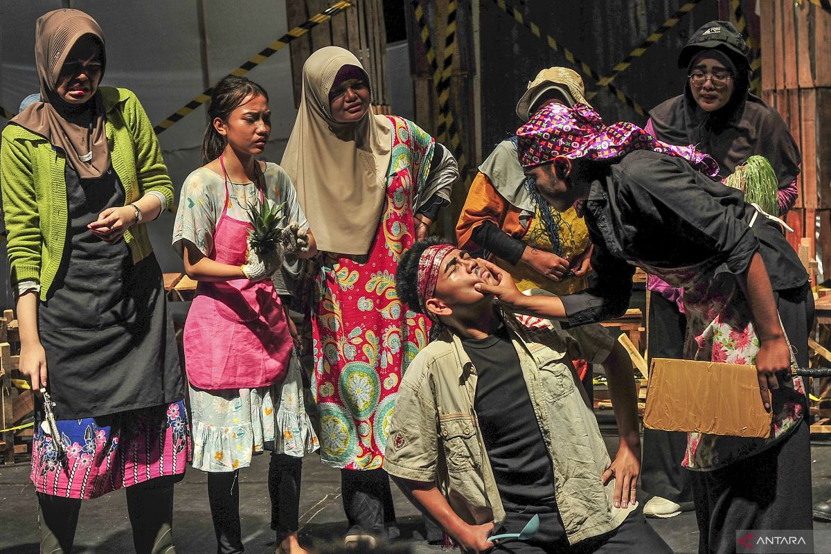 Key Strategy: Pementasan program pelatihan teater untuk pelajar