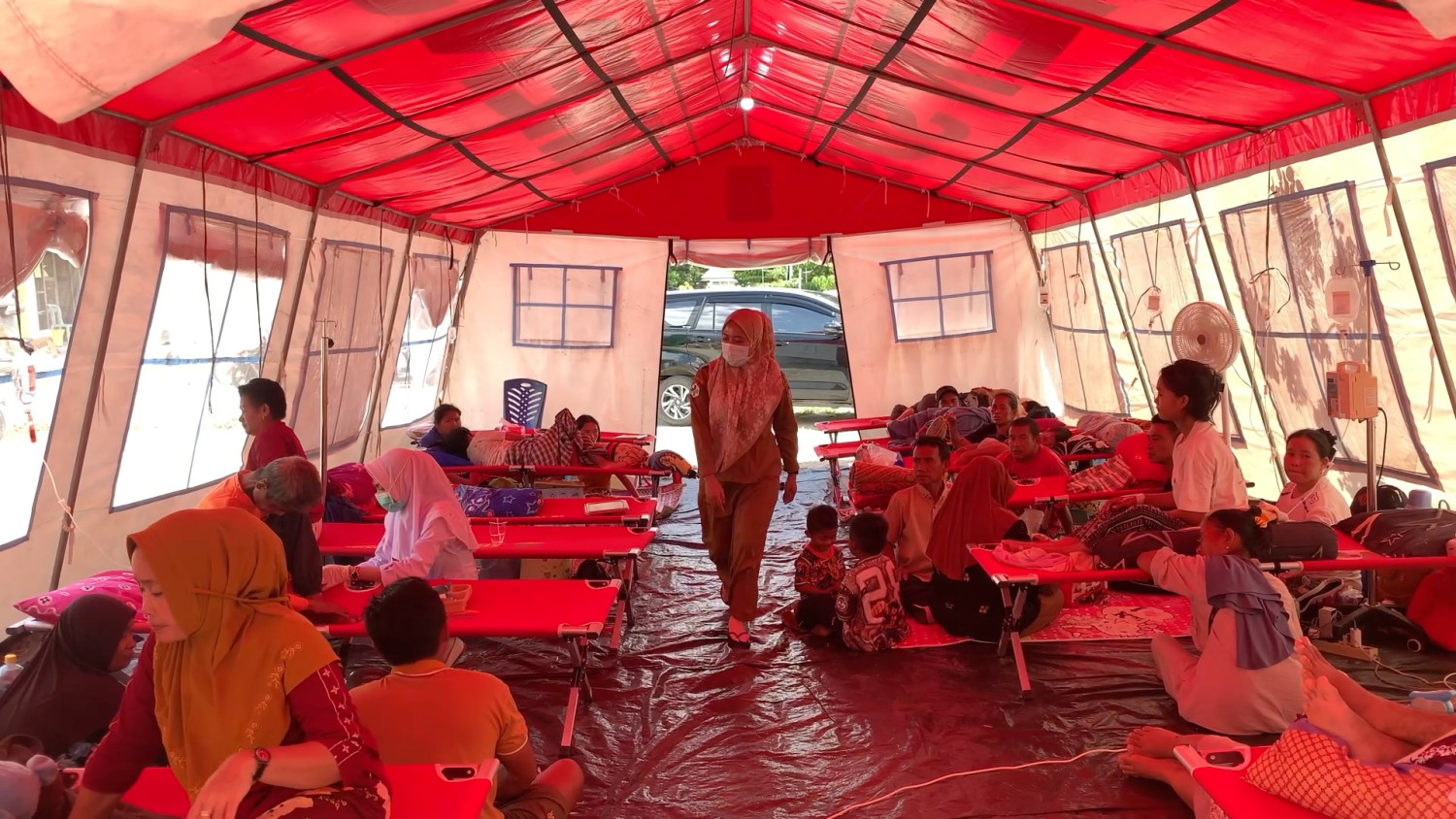 Waspada gempa susulan – RSUD Torabelo Sigi tangani pasien di tenda