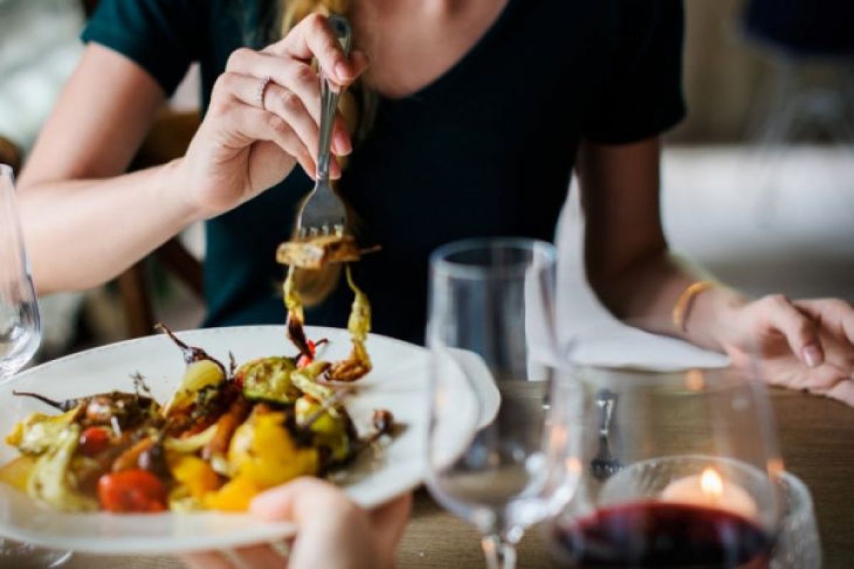 Makan malam sebelum pukul 19.00 demi kesehatan jantung