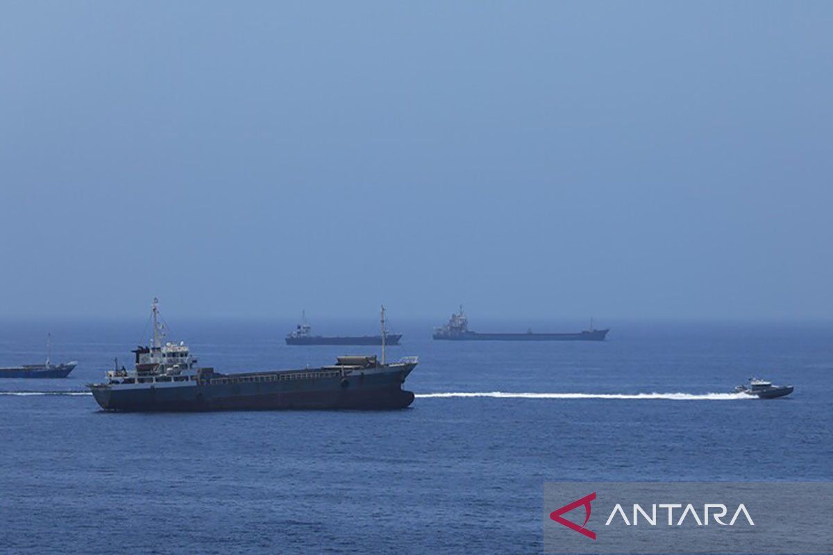 New Policy: Oman buka koridor maritim sementara melalui Selat Hormuz
