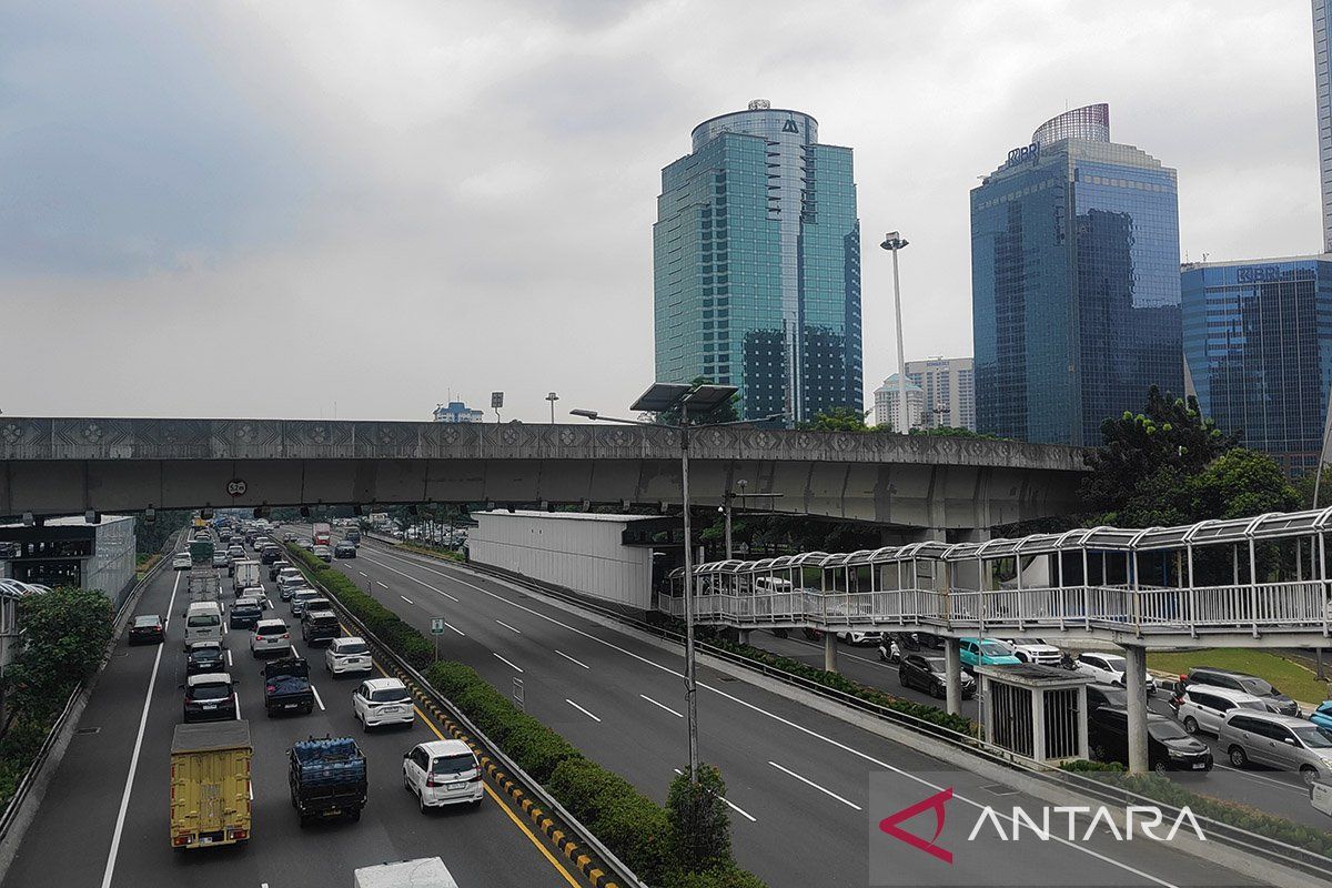 BMKG: Sebagian Jakarta cerah Minggu pagi dan hujan ringan malam hari