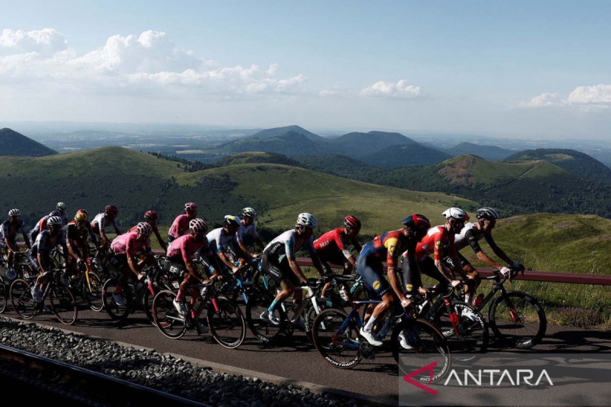 Main Agenda: UCI larang pembalap Tour de France gunakan kantong es