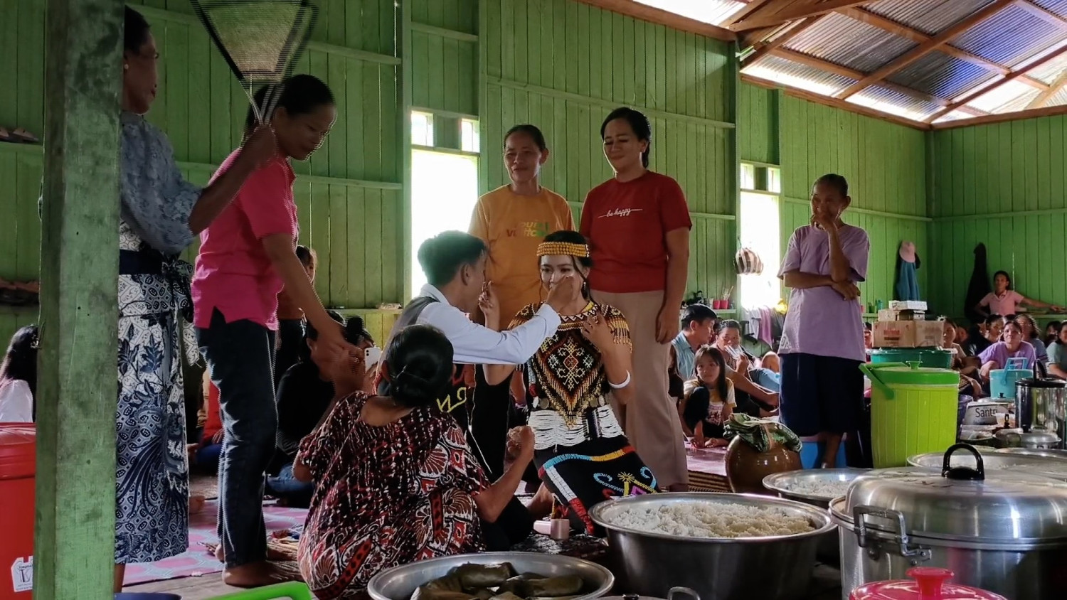 Anggulung – syarat sah pernikahan adat Dayak Agabag