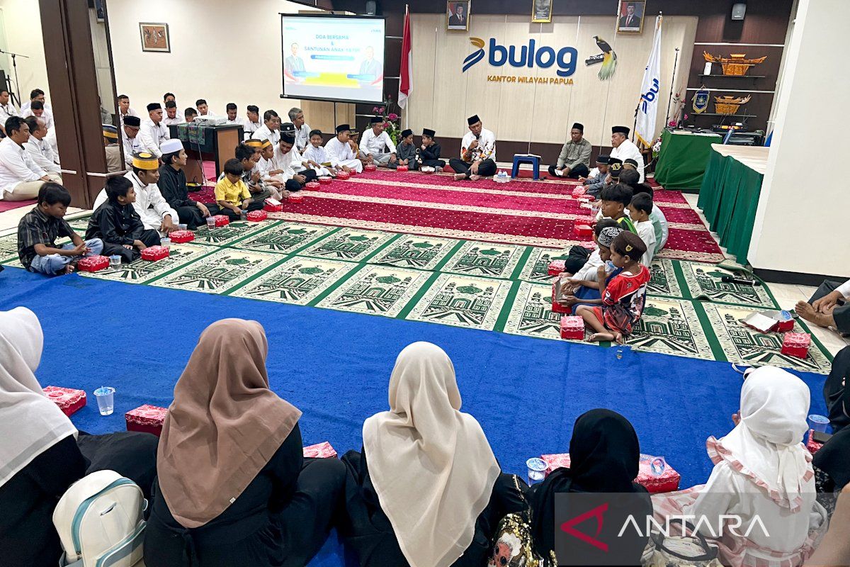 Important Visit: Dirut Bulog bersama anak yatim doakan ketahanan pangan RI di Jayapura