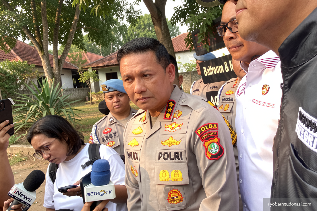Polisi sita uang asing dan dokumen dari penggeledahan kafe di Jaksel