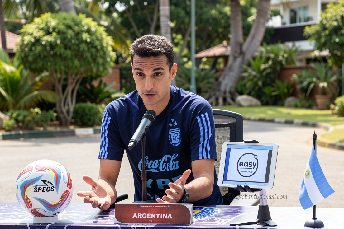 Scaloni anggap Inggris-Argentina di semifinal sebatas laga sepak bola