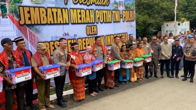 AB_POLDA-SUMUT-RESMIKAN-JEMBATAN-MERAH-PUTIH-DI-DELI-SERDANG