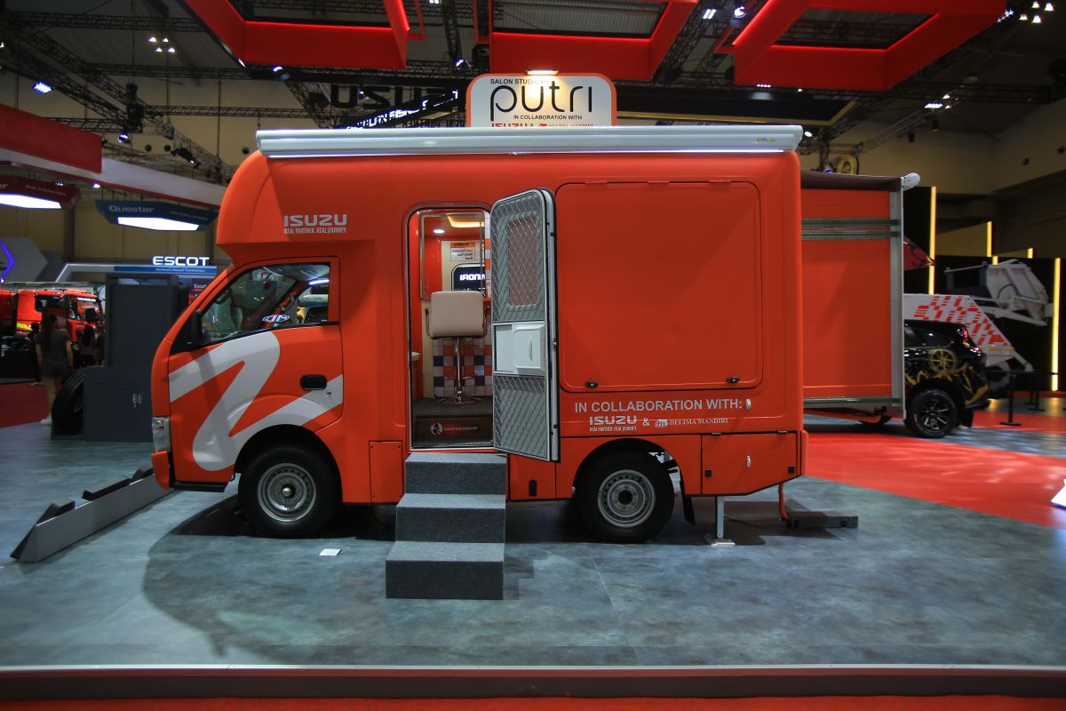 Isuzu pamer kendaraan salon kecantikan berjalan di GIIAS 2026