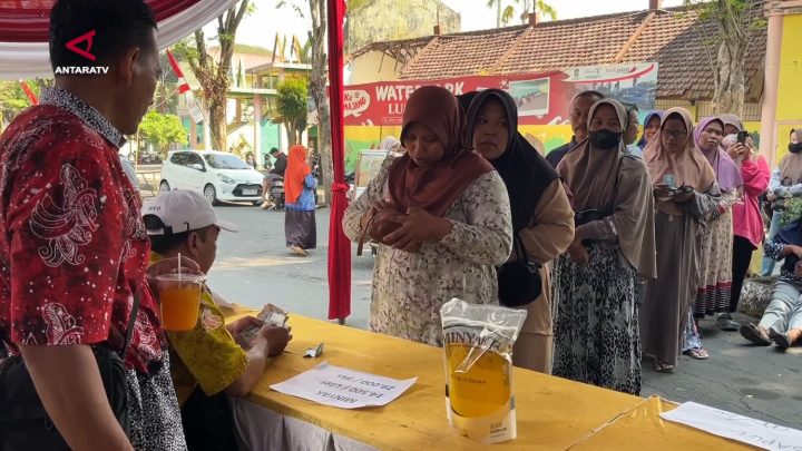 Antusiasme tinggi, warga Lumajang serbu Gerakan Pangan Murah