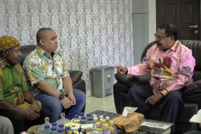 Wagub Papua lepas 30,2 ton kopra hasil masyarakat adat Sarmi ke Surabaya