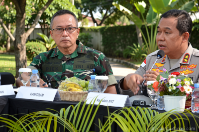 Kodam Udayana mulai fokus pulihkan listrik hingga jalan pascagempa NTT